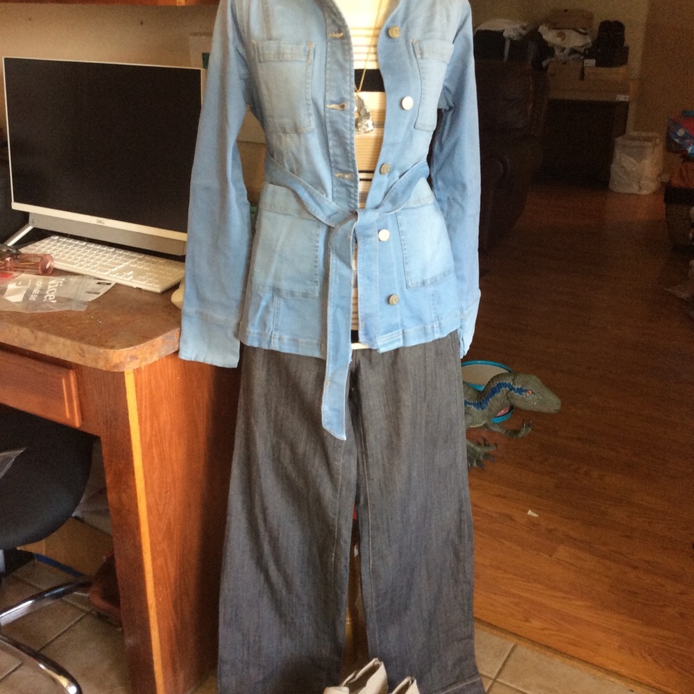 Cato v Light Wash Denim Jacket Size L, NWT - Picture 2 of 15